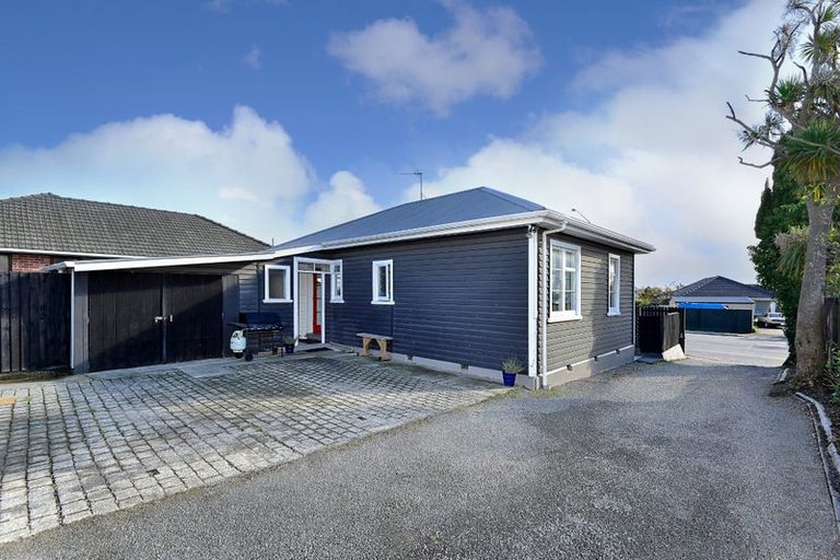 Photo of property in 154 Wainoni Road, Avondale, Christchurch, 8061