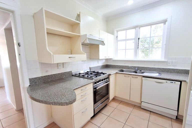 Photo of property in 7 Collier Avenue, Karori, Wellington, 6012