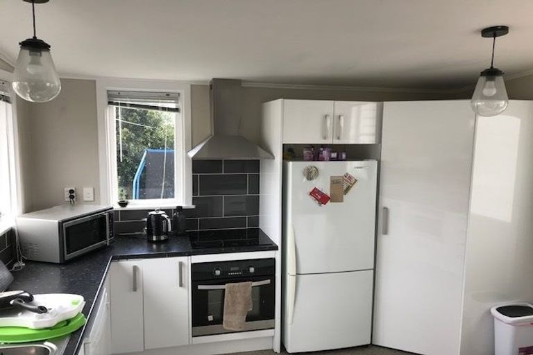 Photo of property in 28 Matenga Street, Waikanae, 5036