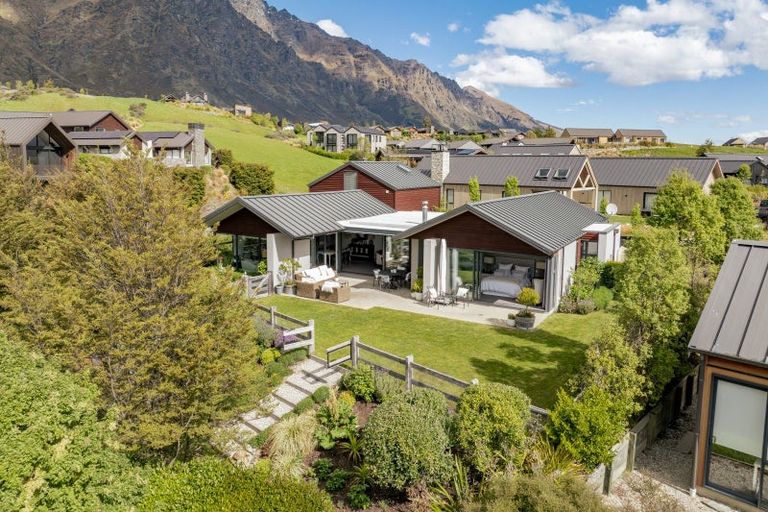Photo of property in 2 Aberdare Court, Jacks Point, Queenstown, 9371
