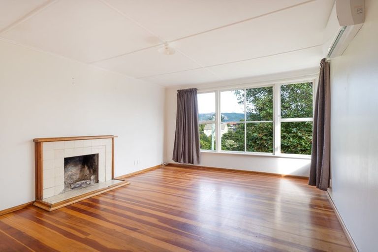 Photo of property in 6 Hereford Street, Cannons Creek, Porirua, 5024