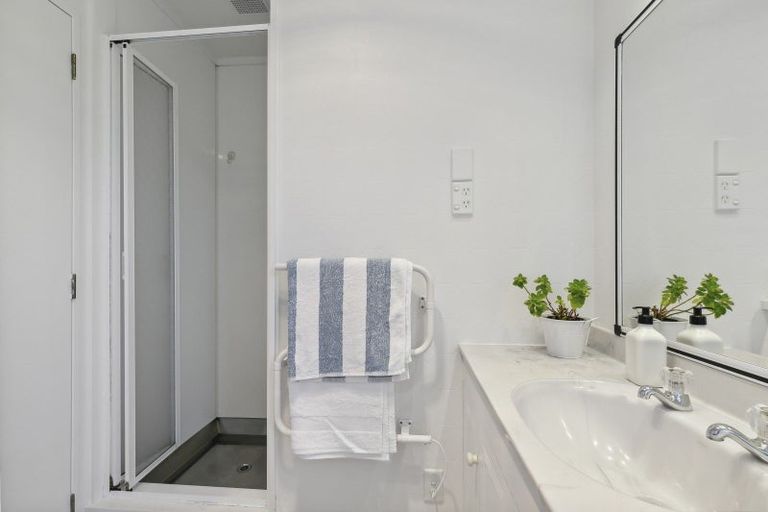 Photo of property in 94 Montgomery Avenue, Karori, Wellington, 6012