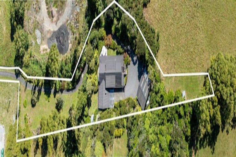Photo of property in 33 Paremata Haywards Road, Pauatahanui, Porirua, 5381
