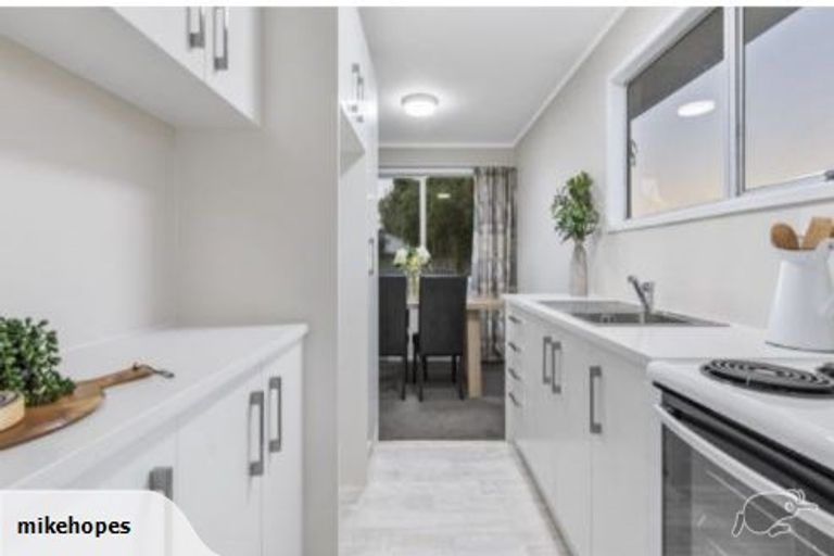 Photo of property in 1/76a Mckenzie Road, Mangere Bridge, Auckland, 2022