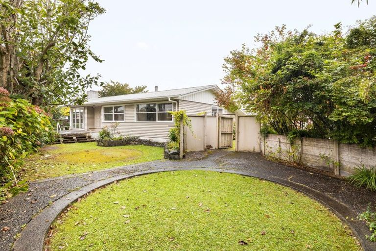 Photo of property in 16 Gerrand Place, Chedworth, Hamilton, 3210