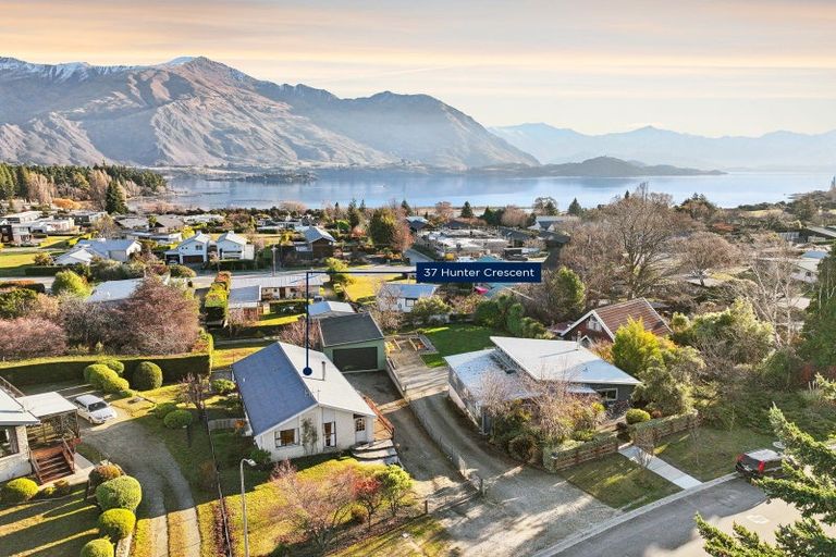Photo of property in 37 Hunter Crescent, Wanaka, 9305