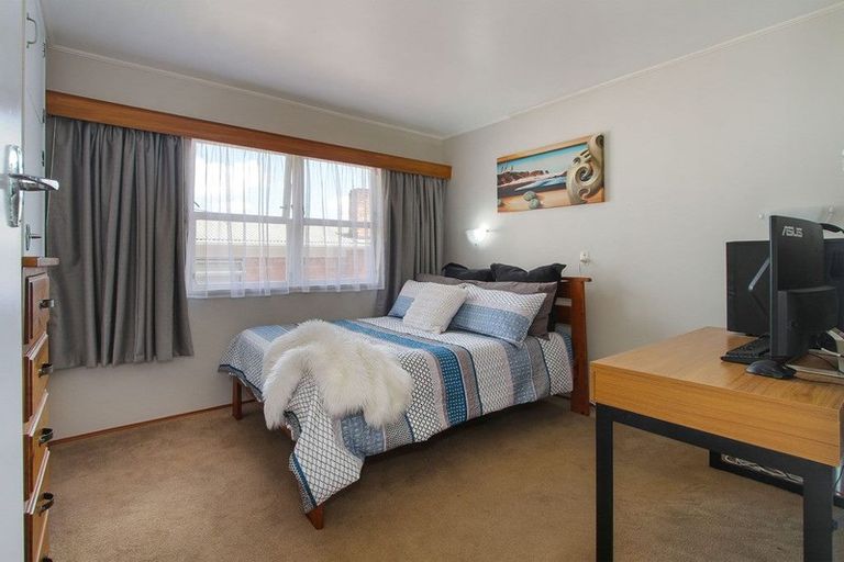 Photo of property in 15 Laurelwood Avenue, Pukekohe, 2120