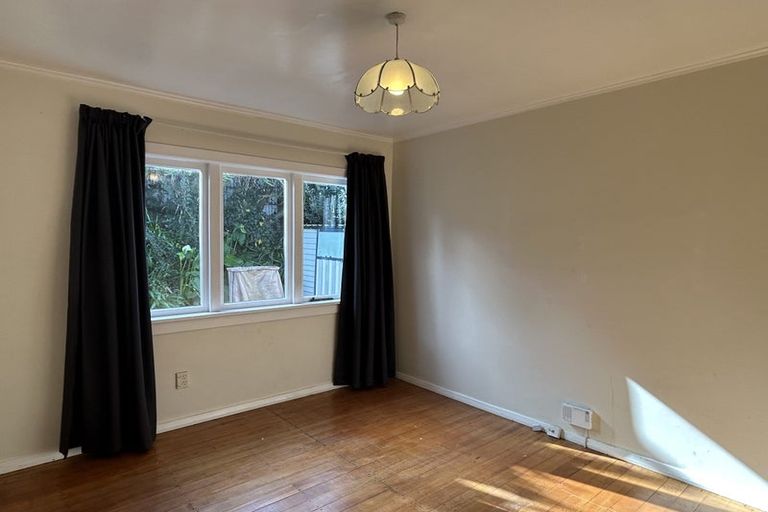 Photo of property in 178 Waimumu Road, Massey, Auckland, 0614