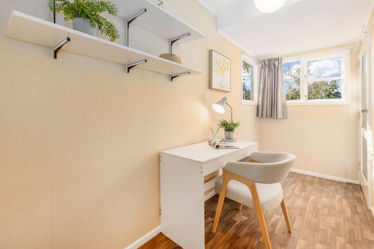 Photo of property in 22 Kaitawa Crescent, Paraparaumu, 5032