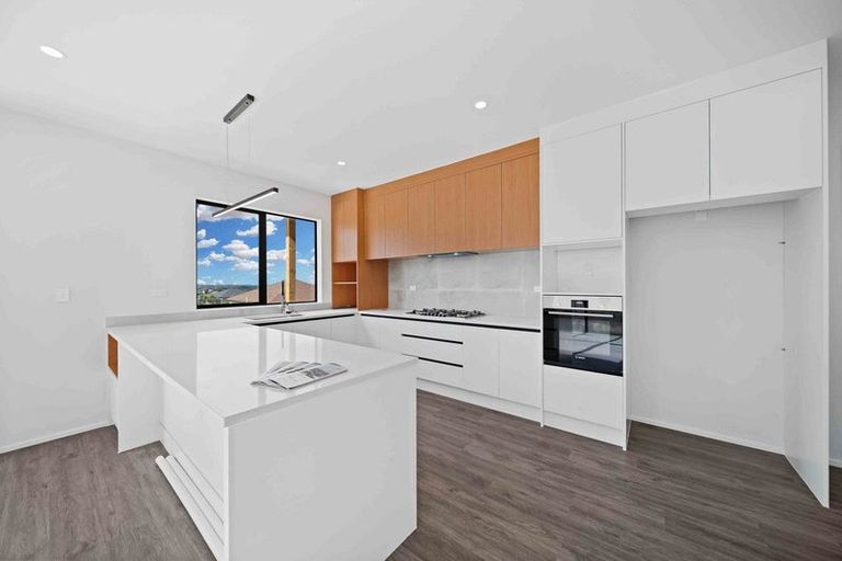 Photo of property in 17 Nola Dawn Avenue, Papakura, 2110