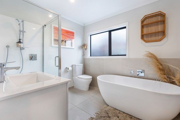 Photo of property in 9a Ian Morrison Road, Hobsonville, Auckland, 0616