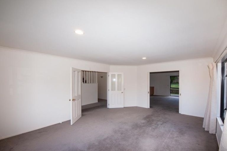 Photo of property in 39 Waverton Terrace, Churton Park, Wellington, 6037