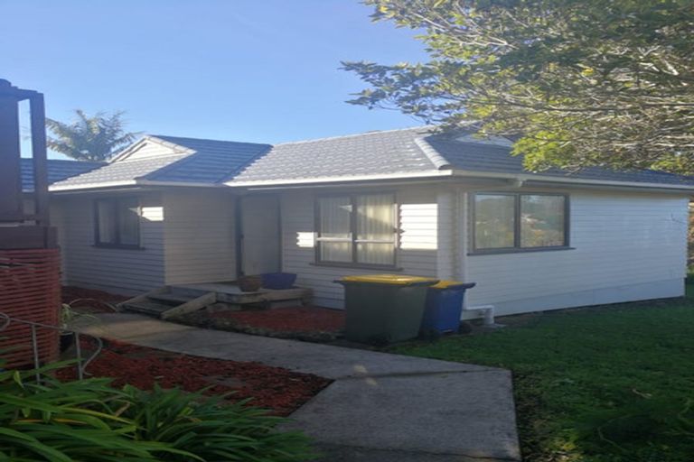 Photo of property in 48 Cyclarama Crescent, Massey, Auckland, 0614