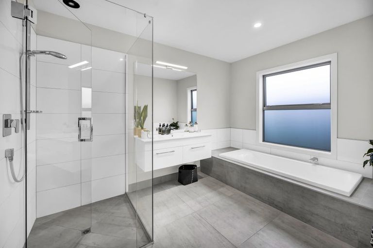 Photo of property in 17 Victoria Street, Hawera, 4610