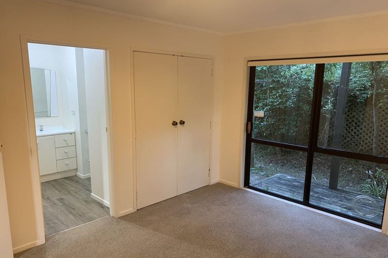 Photo of property in 3 Fayette Place, Te Atatu South, Auckland, 0610