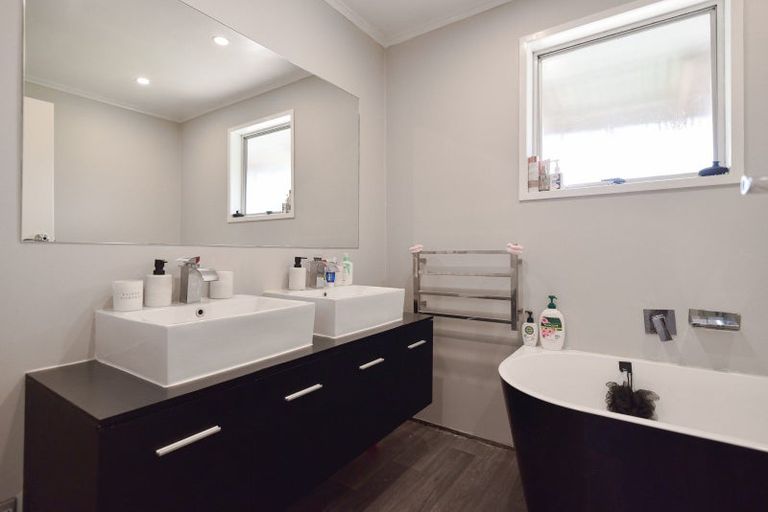 Photo of property in 19 Mallard Drive, Selwyn Heights, Rotorua, 3015