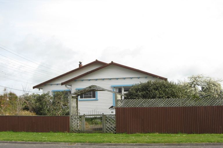 Photo of property in 22 Richmond Street, Inglewood, 4330