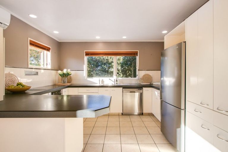 Photo of property in 3 Moana Place, Taradale, Napier, 4112