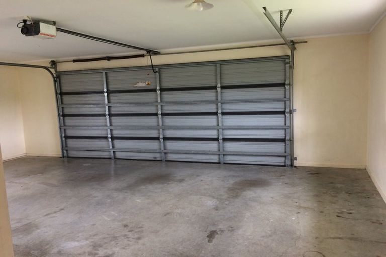 Photo of property in 5/4 Crewe Close, Albany, Auckland, 0632