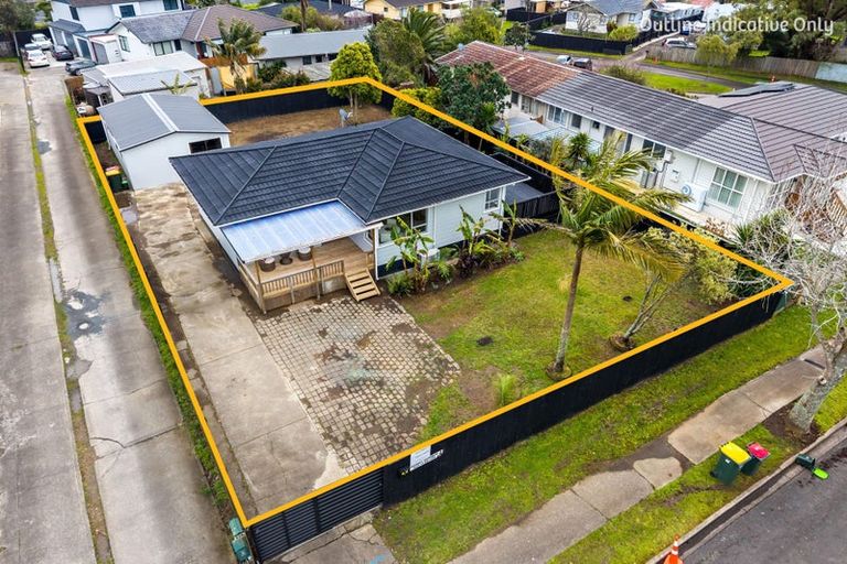 Photo of property in 54 Sikkim Crescent, Clover Park, Auckland, 2019