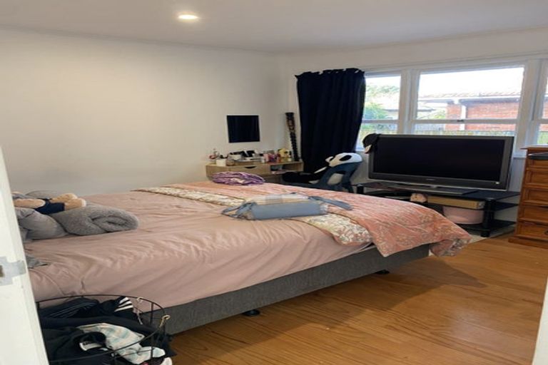 Photo of property in 2/42 Dale Crescent, Pakuranga, Auckland, 2010