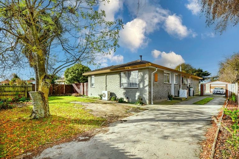 Photo of property in 33 Pensacola Crescent, Broomfield, Christchurch, 8042