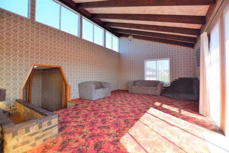 Photo of property in 87a Edmonton Road, Henderson, Auckland, 0612