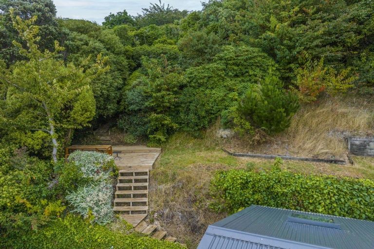 Photo of property in 165 Miromiro Road, Normandale, Lower Hutt, 5010