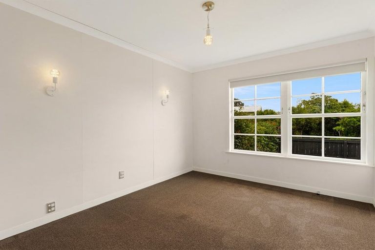 Photo of property in 33b Gill Avenue, Te Atatu Peninsula, Auckland, 0610