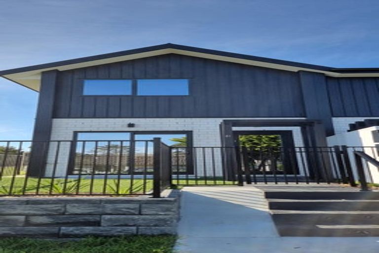 Photo of property in 1/81 Kervil Avenue, Te Atatu Peninsula, Auckland, 0610