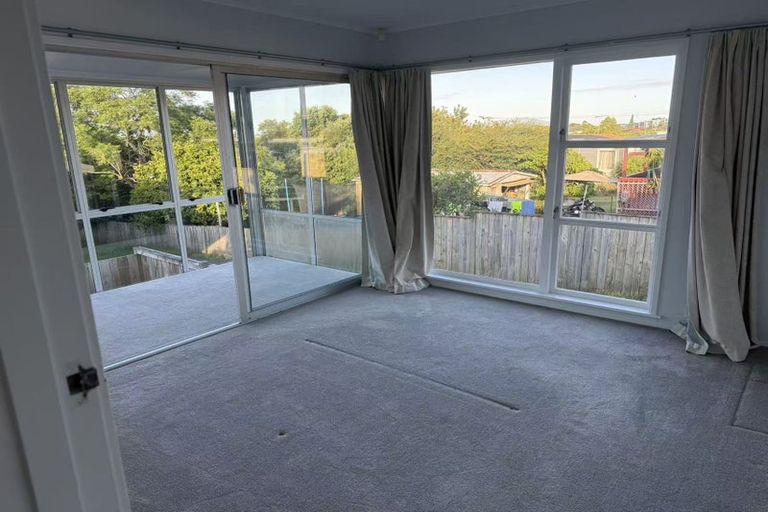 Photo of property in 19 Raleigh Road, Northcote, Auckland, 0627