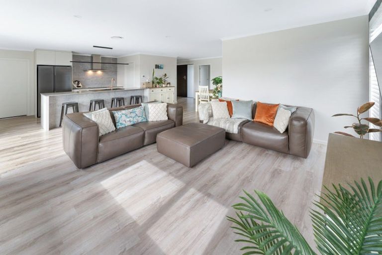 Photo of property in 66 Katania Heights, Brightwater, 7022