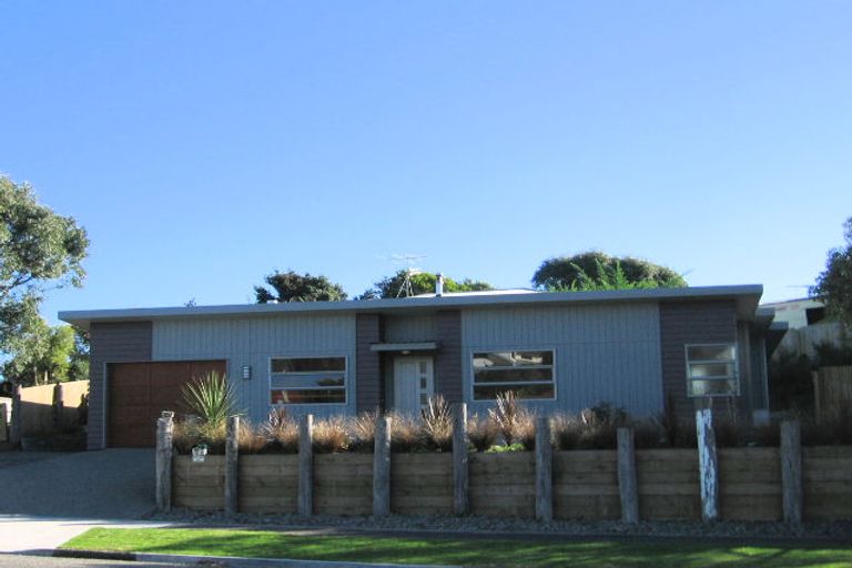 Photo of property in 13b Weggery Drive, Waikanae Beach, Waikanae, 5036
