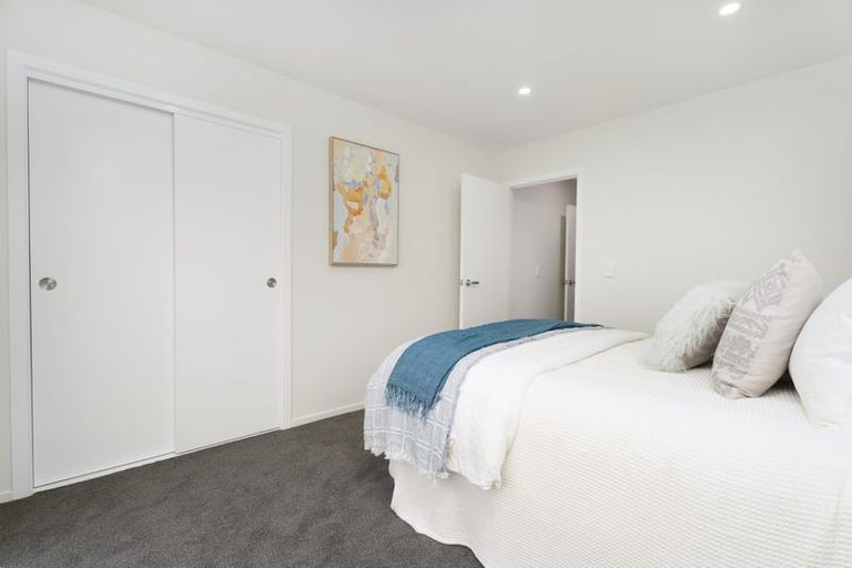 Photo of property in 1 Pine Hill Rise, Glenside, Wellington, 6037
