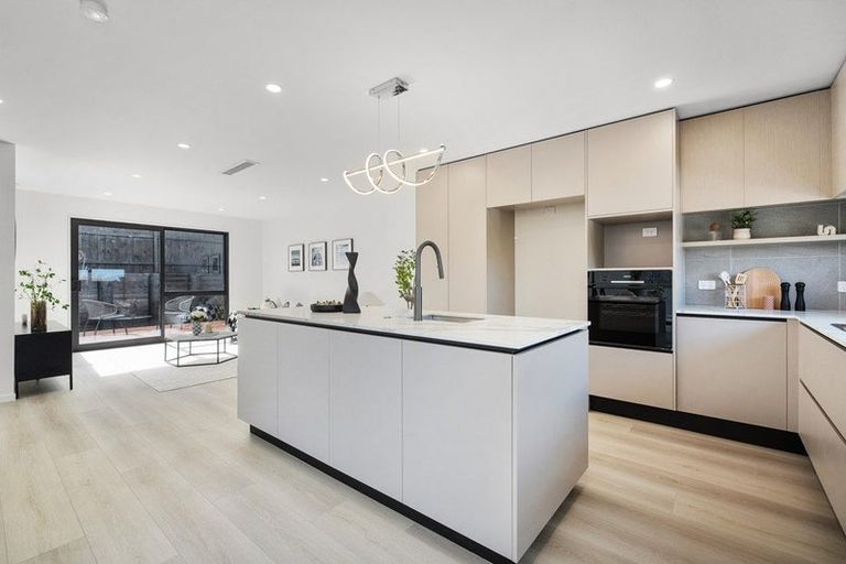 Photo of property in 12a Rewi Street, Torbay, Auckland, 0630
