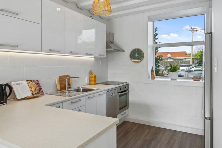 Photo of property in 1/107 Holly Road, St Albans, Christchurch, 8014