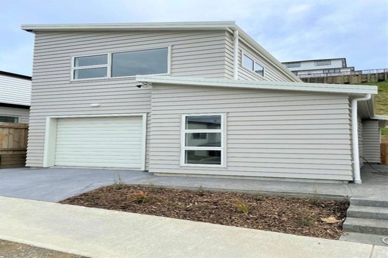 Photo of property in 27 Stockport Grove, Churton Park, Wellington, 6037