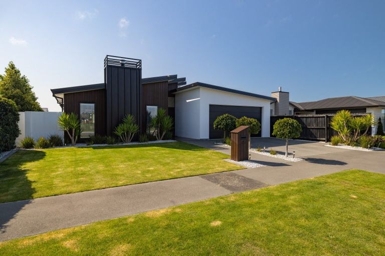 Photo of property in 40 Cameo Grove, Marshland, Christchurch, 8083