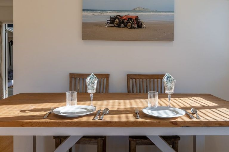 Photo of property in 90 Gillies Crescent, Waimarama, Havelock North, 4294