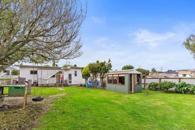 Photo of property in 3 Churchill Avenue, Manurewa, Auckland, 2102