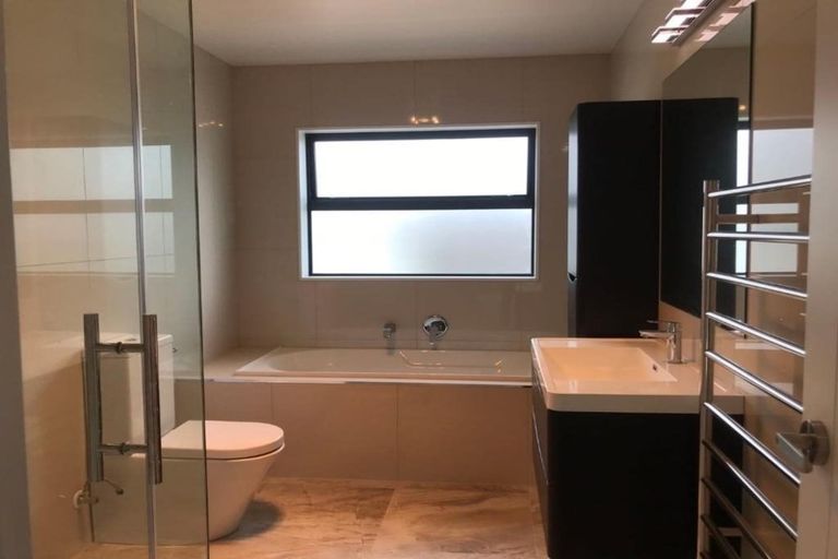 Photo of property in 18 Spyglass Street, Red Beach, 0932