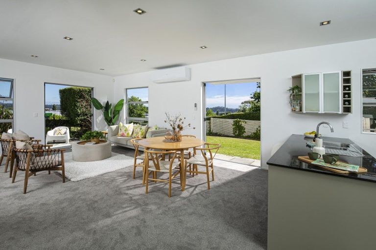 Photo of property in 12/40 Scarlet Oak Drive, Schnapper Rock, Auckland, 0632