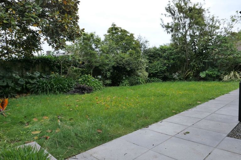 Photo of property in Willow Court, 6/15 Pehi Kupa Street, Waikanae, 5036