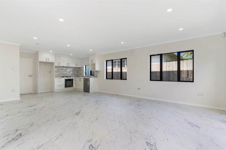 Photo of property in 19a Cornwall Road, Lyttelton, 8082