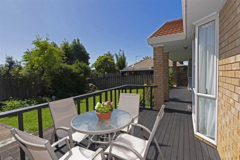 Photo of property in 12 Martin Jugum Lane, Ranui, Auckland, 0612