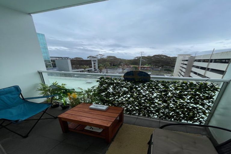 Photo of property in 401/17 Osterley Way, Manukau, Auckland, 2104