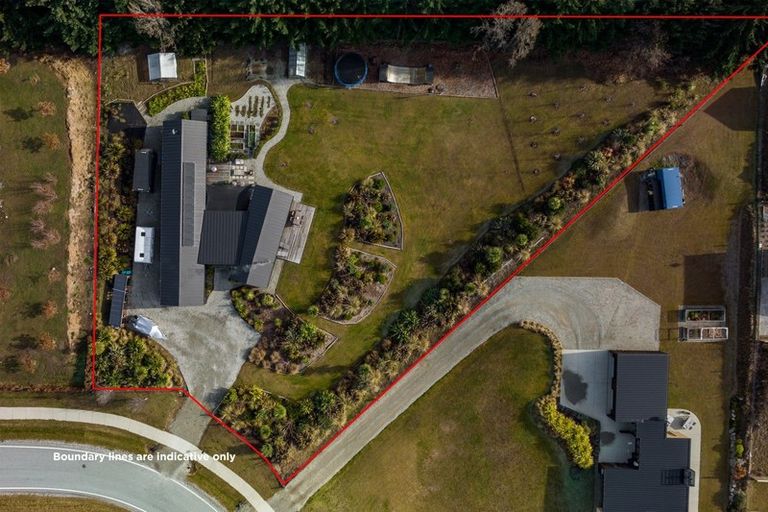 Photo of property in 19 Glenaray Crescent, Wanaka, 9305
