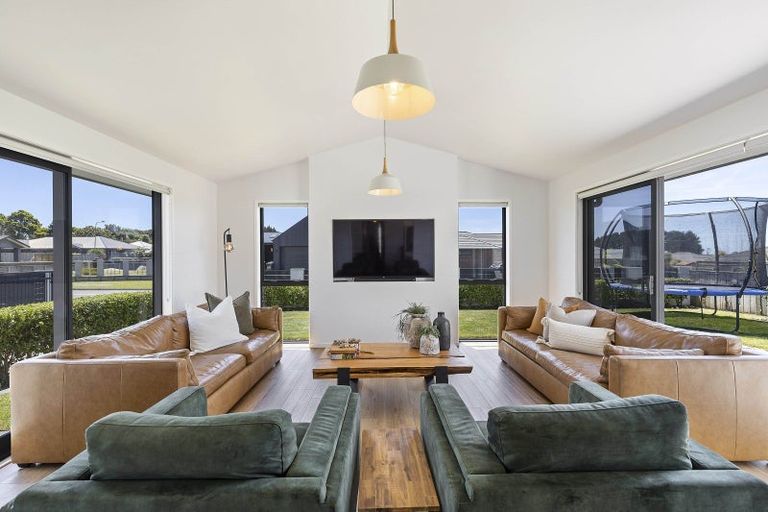 Photo of property in 22 Keene Drive, Bell Block, New Plymouth, 4312