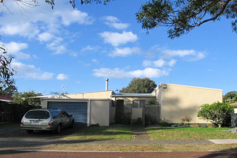 Photo of property in 15 Mccormick Place, Pauanui, Hikuai, 3579