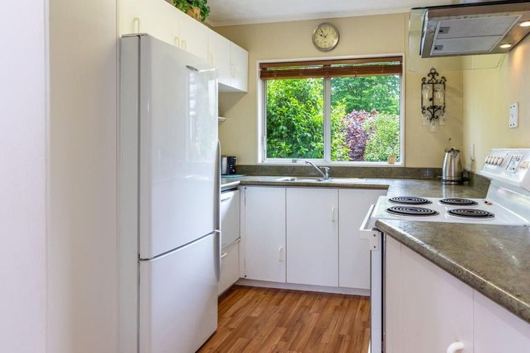 Photo of property in 18 Holland Grove, Richmond Heights, Taupo, 3330